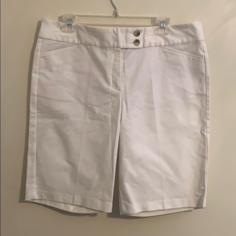 NWT Ann Taylor Signature Shorts